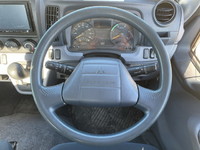 三菱ふそうキャンターガッツ平ボディ小型（2t・3t）[写真30]