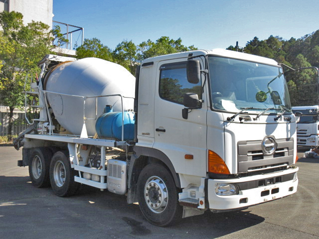 日野プロフィアミキサー車（コンクリートミキサー）大型（10t）[写真03]