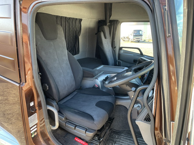 UDトラックスクオンアルミウイング大型（10t）[写真25]