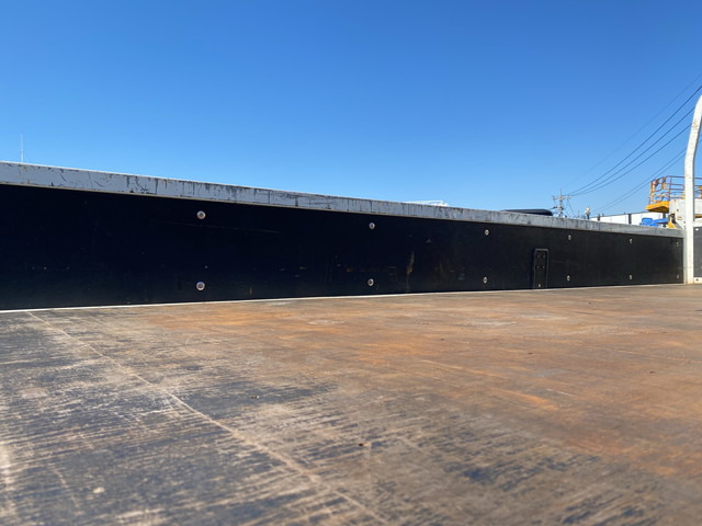 いすゞエルフ平ボディ小型（2t・3t）[写真12]