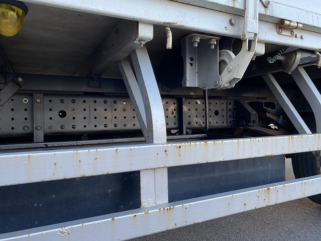 三菱ふそうキャンター幌ウイング小型（2t・3t）[写真20]