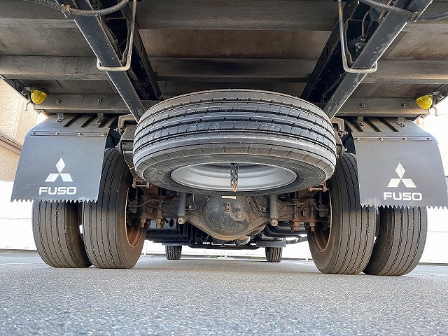 三菱ふそうキャンター幌ウイング小型（2t・3t）[写真22]