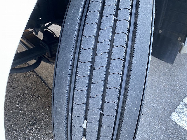 三菱ふそうキャンター幌ウイング小型（2t・3t）[写真24]