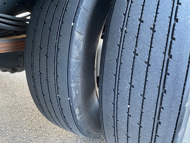 三菱ふそうキャンター幌ウイング小型（2t・3t）[写真26]