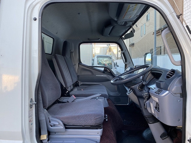 三菱ふそうキャンター幌ウイング小型（2t・3t）[写真27]