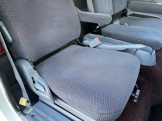 三菱ふそうキャンター幌ウイング小型（2t・3t）[写真29]