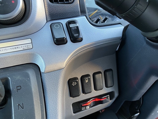 三菱ふそうキャンター幌ウイング小型（2t・3t）[写真33]