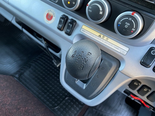 三菱ふそうキャンター幌ウイング小型（2t・3t）[写真35]