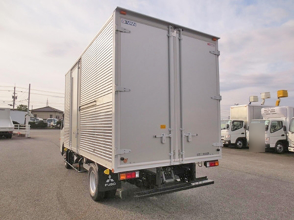 三菱ふそうキャンターアルミバン小型（2t・3t）[写真02]