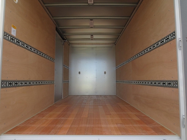 三菱ふそうキャンターアルミバン小型（2t・3t）[写真07]