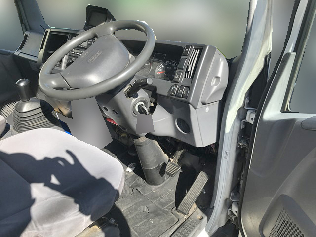 いすゞエルフパネルバン小型（2t・3t）[写真16]