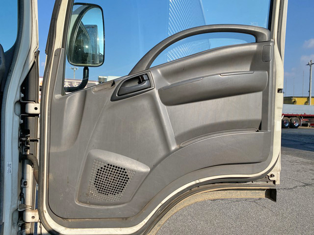 いすゞエルフアルミバン小型（2t・3t）[写真30]