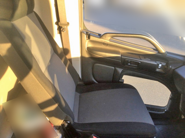 日野レンジャー冷凍車（冷蔵車）中型（4t）[写真32]