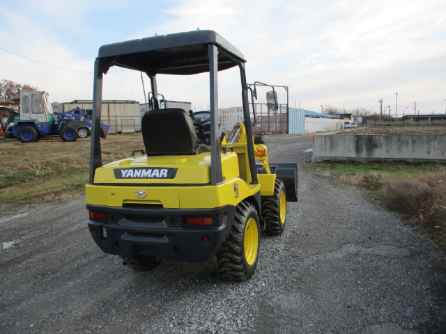 ヤンマータイヤショベル（ホイルローダー）[写真02]