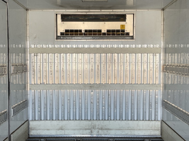 いすゞフォワード冷凍車（冷蔵車）中型（4t）[写真14]