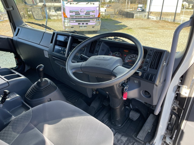 いすゞフォワード冷凍車（冷蔵車）中型（4t）[写真28]