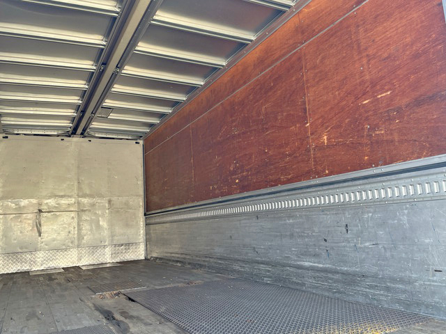 いすゞフォワードアルミウイング増トン（6t・8t）[写真16]