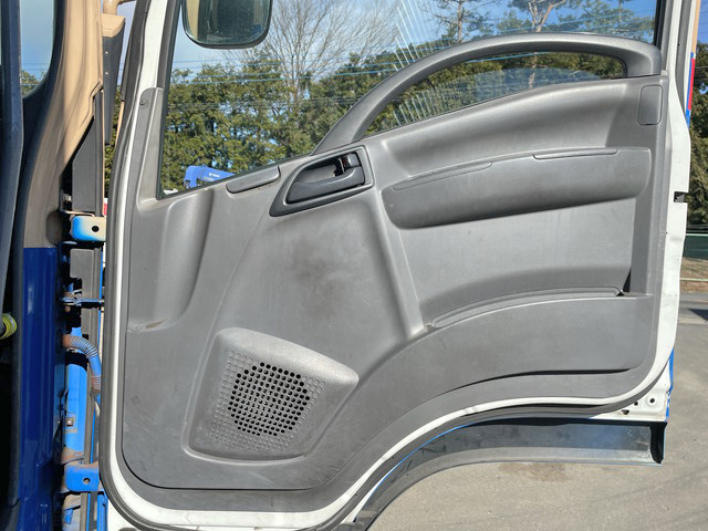 いすゞフォワードアルミウイング増トン（6t・8t）[写真29]