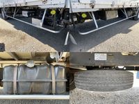 いすゞフォワード冷蔵冷凍ウイング中型（4t）[写真17]