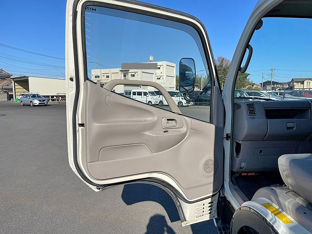 日野デュトロアルミバン小型（2t・3t）[写真18]