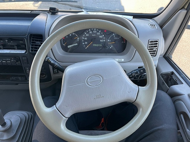 日野デュトロアルミバン小型（2t・3t）[写真20]