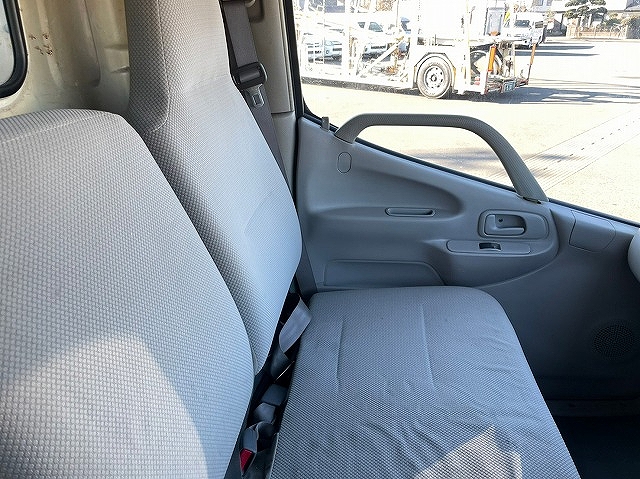 日野デュトロアルミバン小型（2t・3t）[写真25]