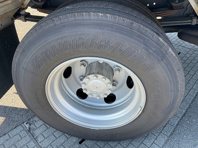 日野デュトロアルミバン小型（2t・3t）[写真33]