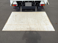 三菱ふそうキャンター平ボディ小型（2t・3t）[写真11]