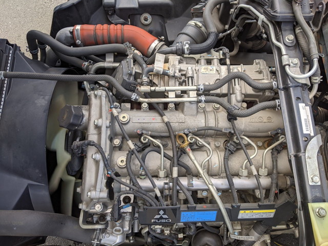 三菱ふそうキャンター平ボディ小型（2t・3t）[写真13]