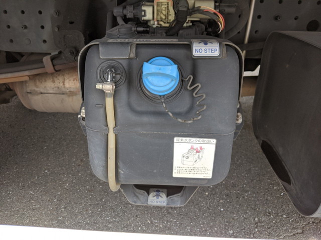 三菱ふそうキャンター平ボディ小型（2t・3t）[写真17]