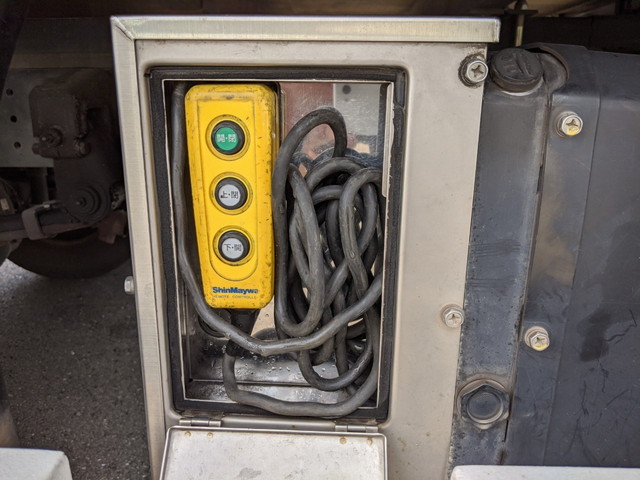 三菱ふそうキャンター平ボディ小型（2t・3t）[写真19]