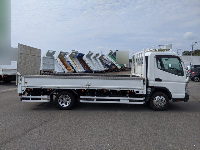 三菱ふそうキャンター平ボディ小型（2t・3t）[写真06]