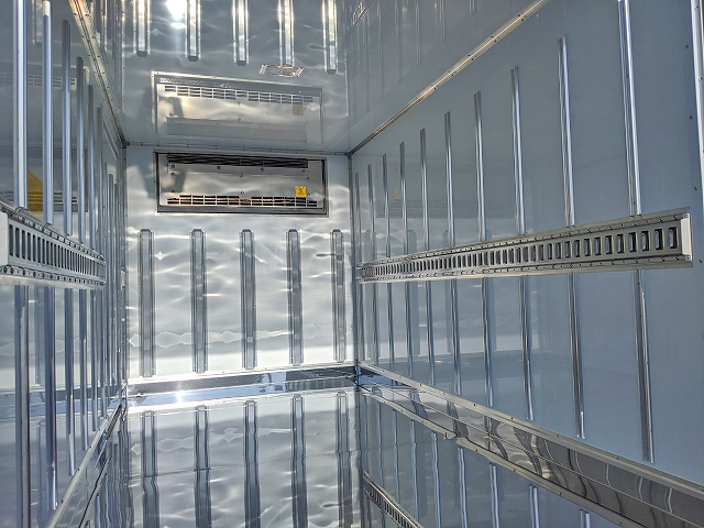 三菱ふそうキャンター冷凍車（冷蔵車）小型（2t・3t）[写真11]