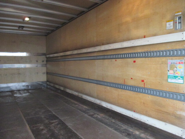 日野レンジャーアルミバン中型（4t）[写真13]