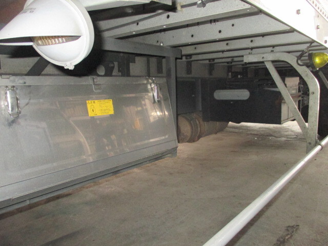 日野レンジャーアルミバン中型（4t）[写真22]