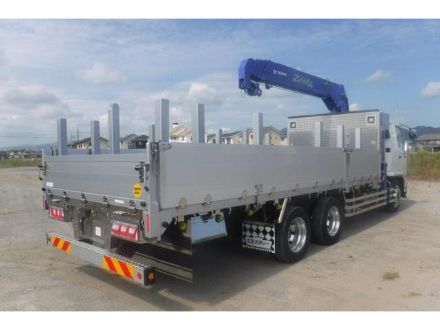 三菱ふそうファイタークレーン5段増トン（6t・8t）[写真02]