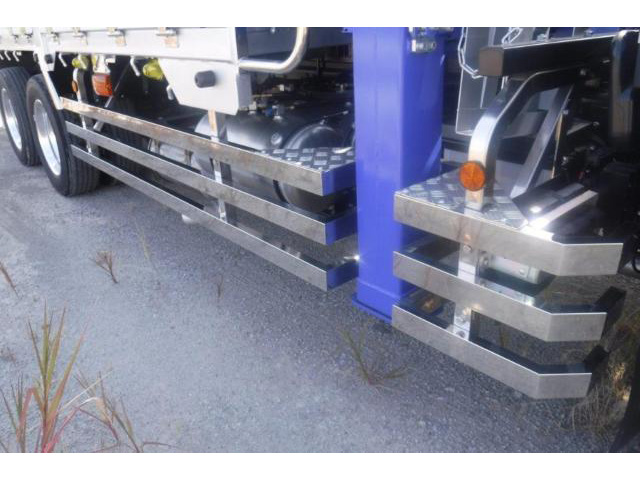 三菱ふそうファイタークレーン5段増トン（6t・8t）[写真23]