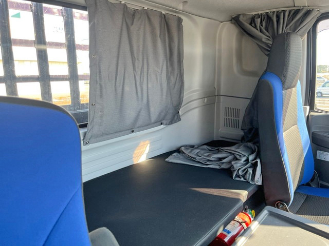 いすゞギガアルミブロック大型（10t）[写真33]