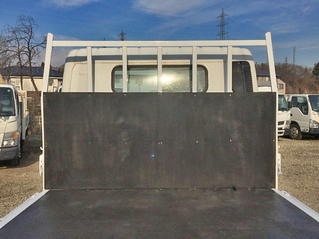 三菱ふそうキャンター平ボディ小型（2t・3t）[写真10]