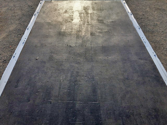 三菱ふそうキャンター平ボディ小型（2t・3t）[写真11]