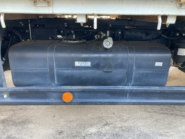 三菱ふそうキャンター平ボディ小型（2t・3t）[写真15]