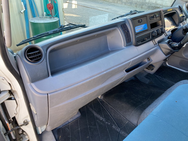 三菱ふそうキャンター平ボディ小型（2t・3t）[写真26]