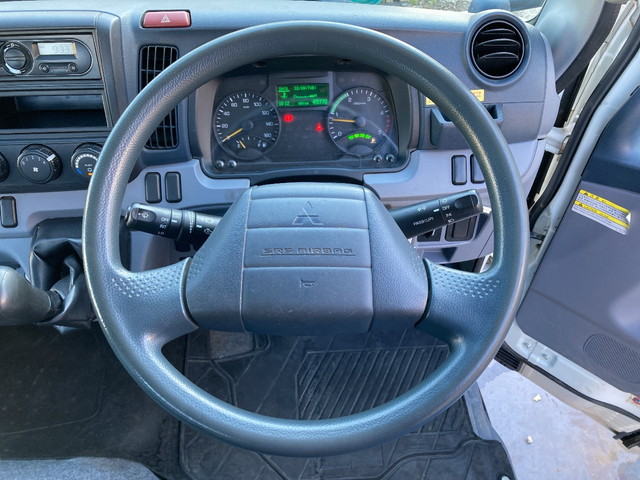 三菱ふそうキャンター平ボディ小型（2t・3t）[写真29]