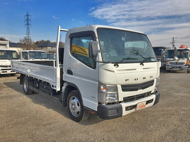 三菱ふそうキャンター平ボディ小型（2t・3t）[写真03]
