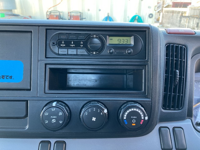 三菱ふそうキャンター平ボディ小型（2t・3t）[写真31]