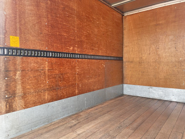 三菱ふそうキャンターアルミバン小型（2t・3t）[写真12]