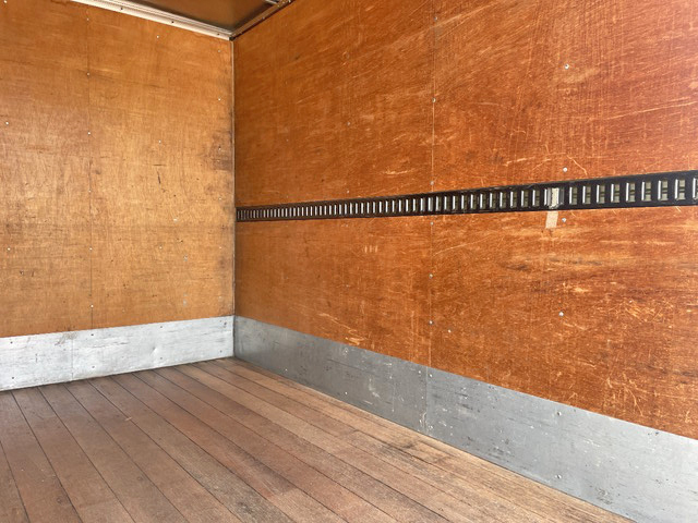 三菱ふそうキャンターアルミバン小型（2t・3t）[写真14]