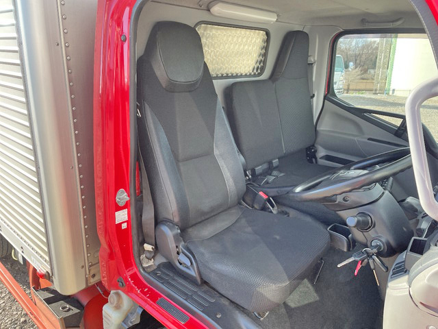 三菱ふそうキャンターアルミバン小型（2t・3t）[写真34]