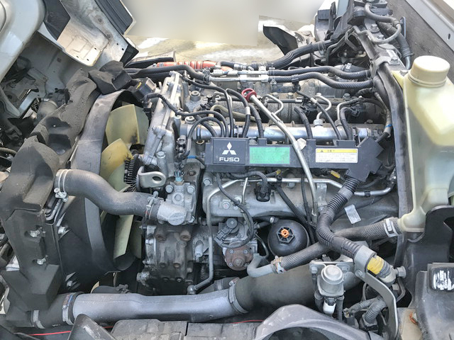 三菱ふそうキャンター平ボディ小型（2t・3t）[写真12]