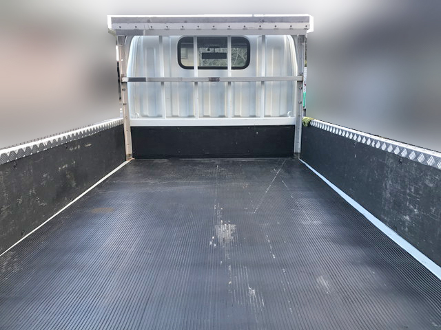 三菱ふそうキャンター平ボディ小型（2t・3t）[写真08]